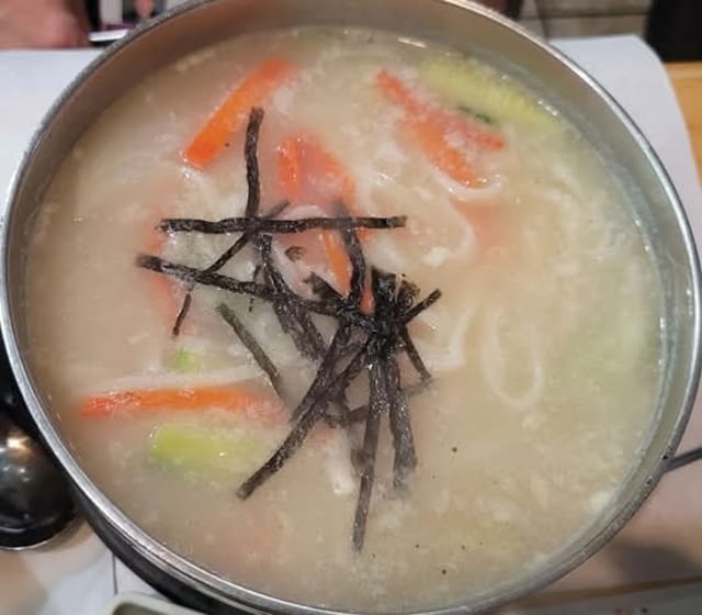 사골 칼국수 / Hot Noodle Soup.